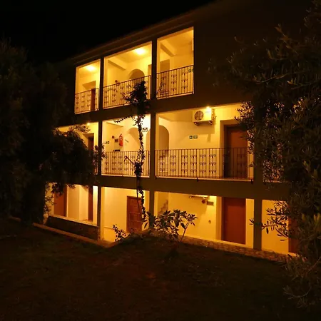 The Tower Ολουντενίζ