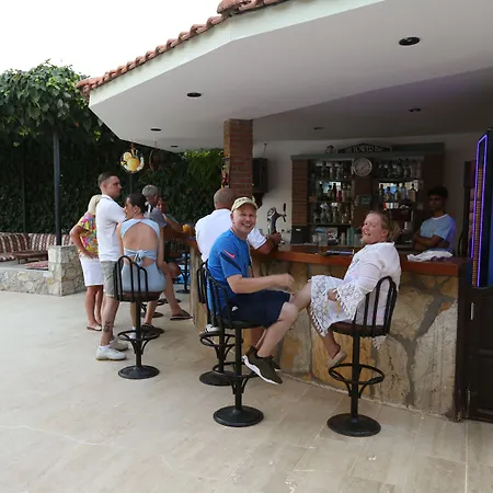 The Tower Ολουντενίζ